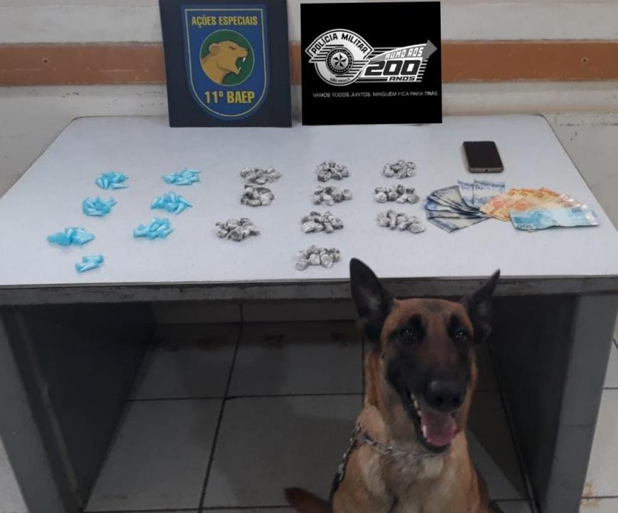 Foto 2 de 5 — BAEP Canil prende homem por tráfico de drogas no Jardim São Rafael em Araraquara